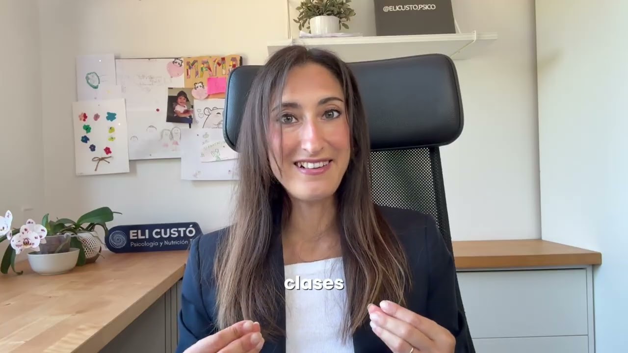 Eli Custó explicando cómo funciona la comunidad Recupera-TCA